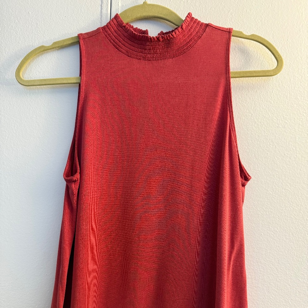LOFT Women's Coral Pink/Red Ruched Mock Neck Sleeveless Blouse XS